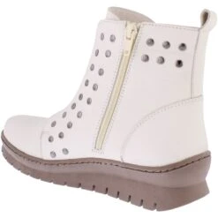 Adesso Women's Addison Studded Boots - Winter White -ridebedford shop addison winter white stud boot 1
