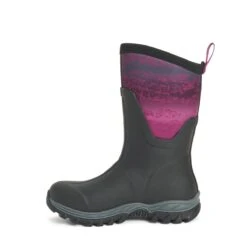 Muck Boots Women's Arctic Sport Mid Height Wellington Boots - Black/Magenta -ridebedford shop mb arctic sport mid ii blkmag 4